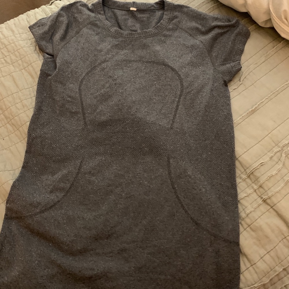 Lulu lemon Swiftly Tech shirt